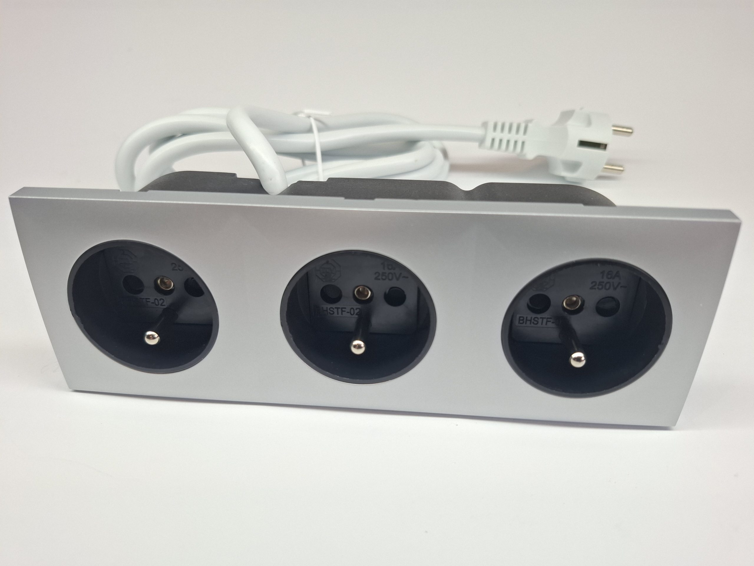 Gniazdo wpuszczane potrójne (3x230V lub 2x230V + 2 USB) - obrazek 11