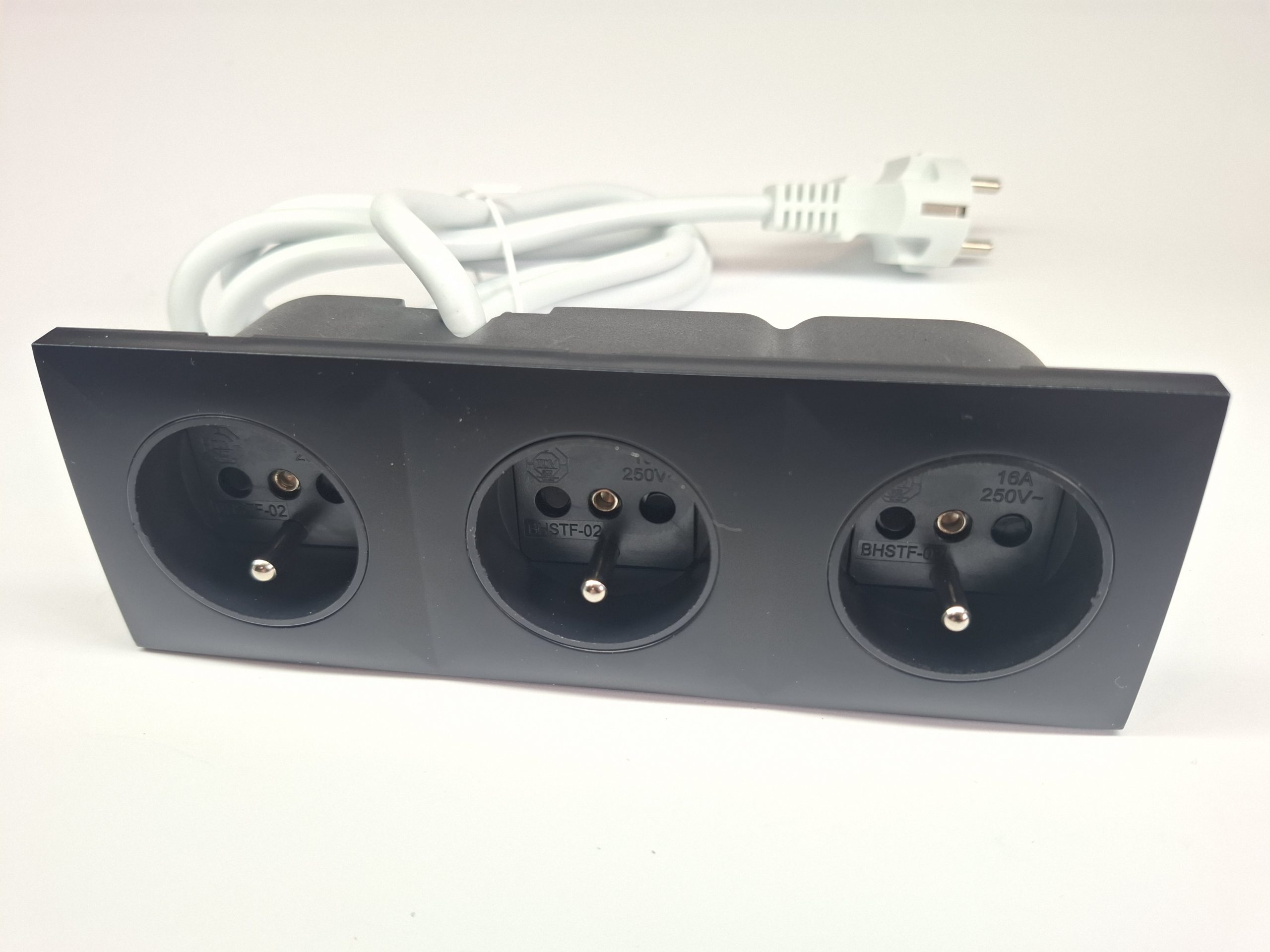 Gniazdo wpuszczane potrójne (3x230V lub 2x230V + 2 USB) - obrazek 8
