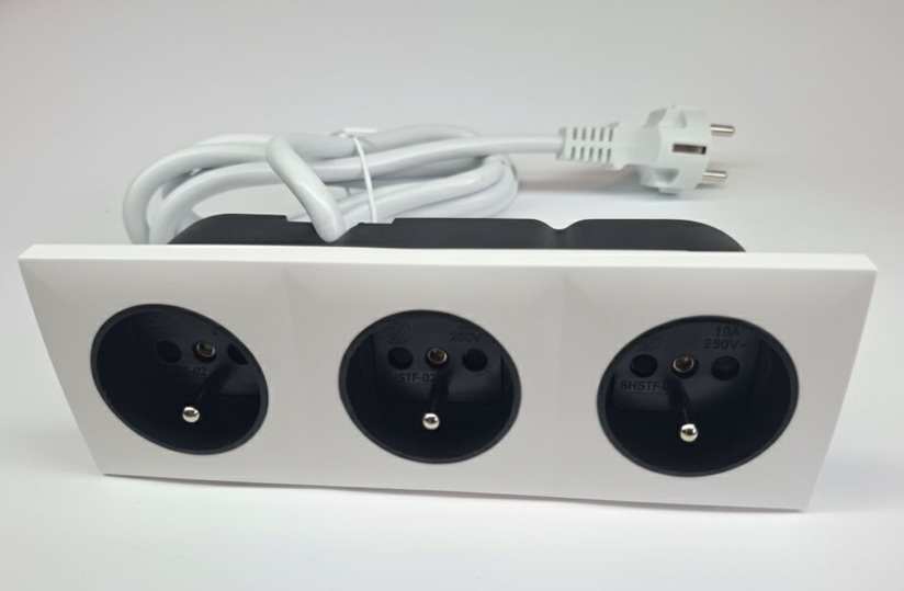 Gniazdo wpuszczane potrójne (3x230V lub 2x230V + 2 USB) - obrazek 13